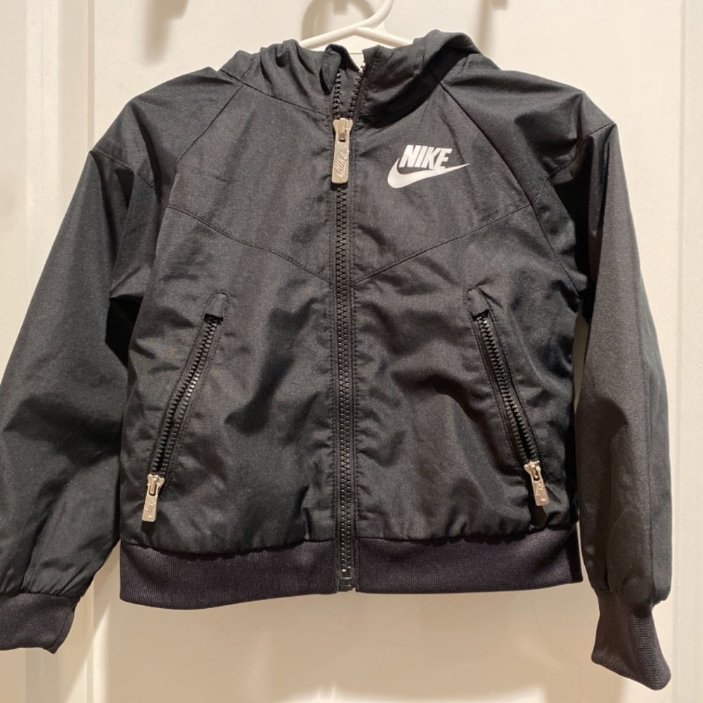 Nike light jacket - Picture 2 of 3